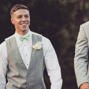 Meet your Posher, Derrick